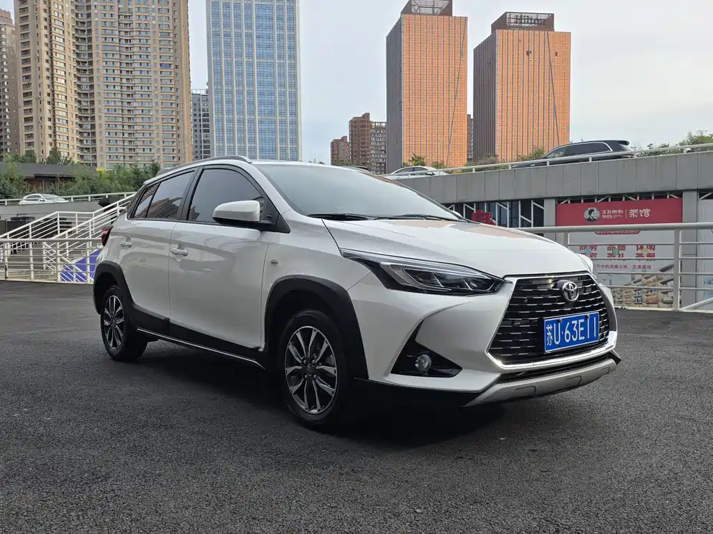Toyota Yaris L 2023