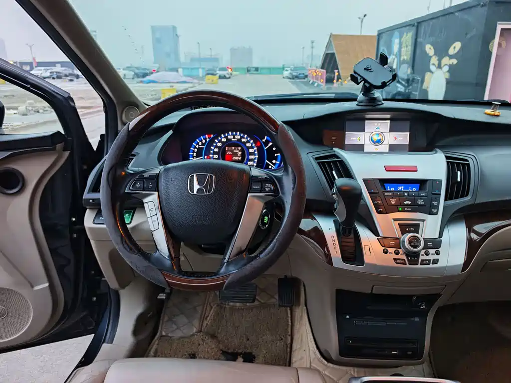 Honda Odyssey 2014 — фото 15