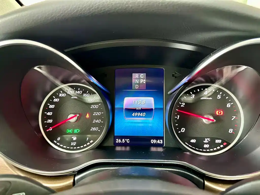 Mercedes-Benz V-Class 2023 — фото 15