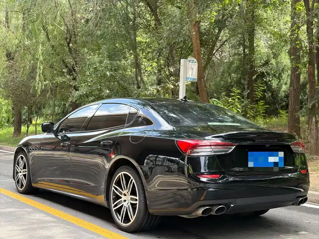 Maserati Quattroporte 2014 — фото 11