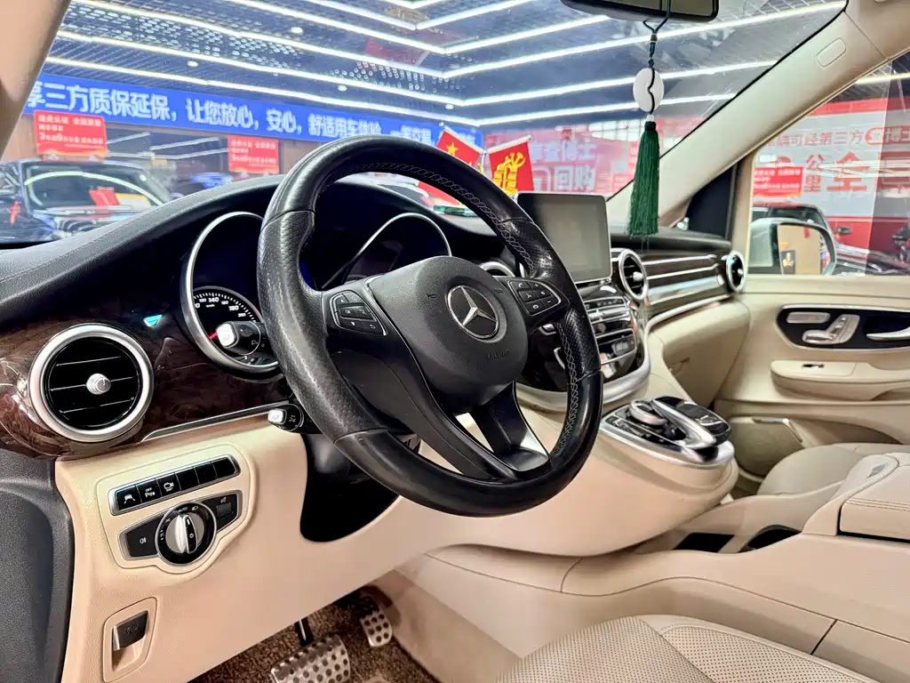 Mercedes-Benz V-Class 2016 — фото 8