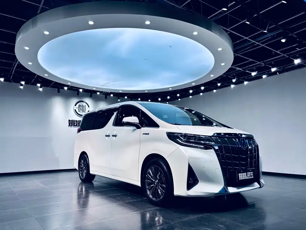 Toyota Alphard 2021 — фото 18