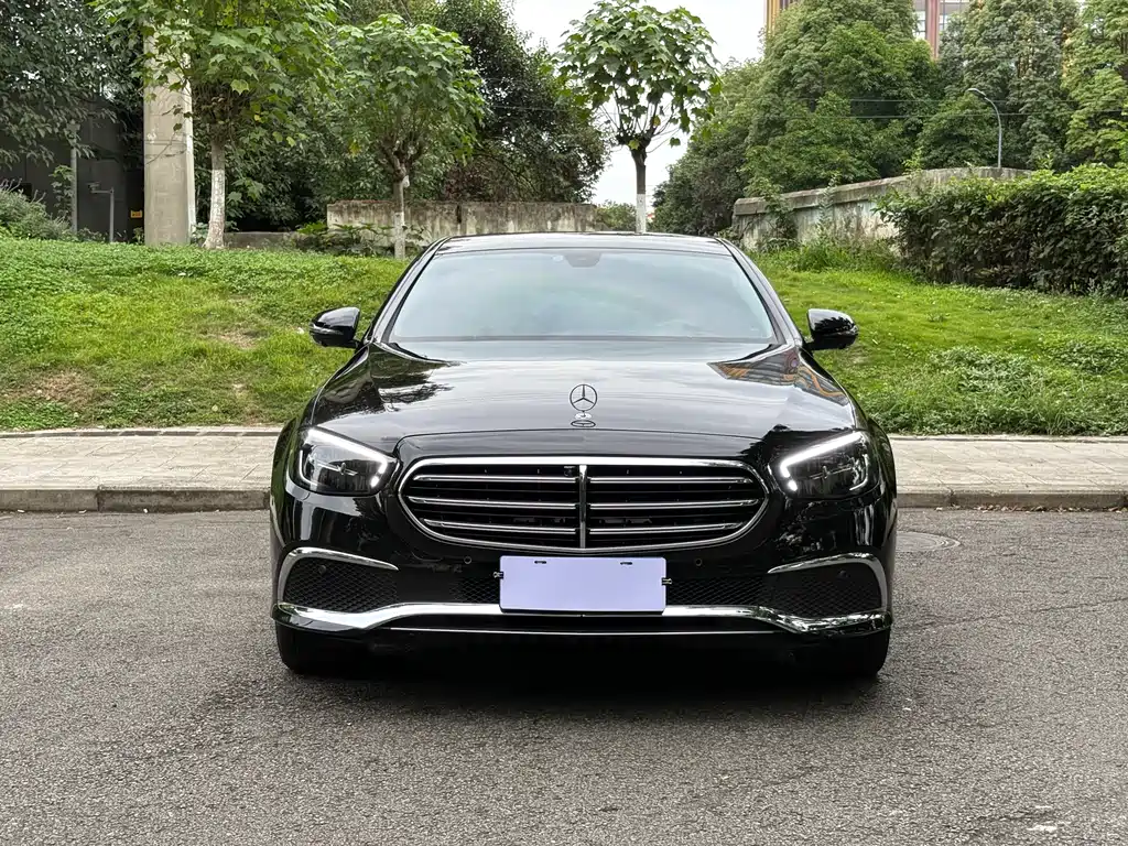 Mercedes-Benz E-Class 2023