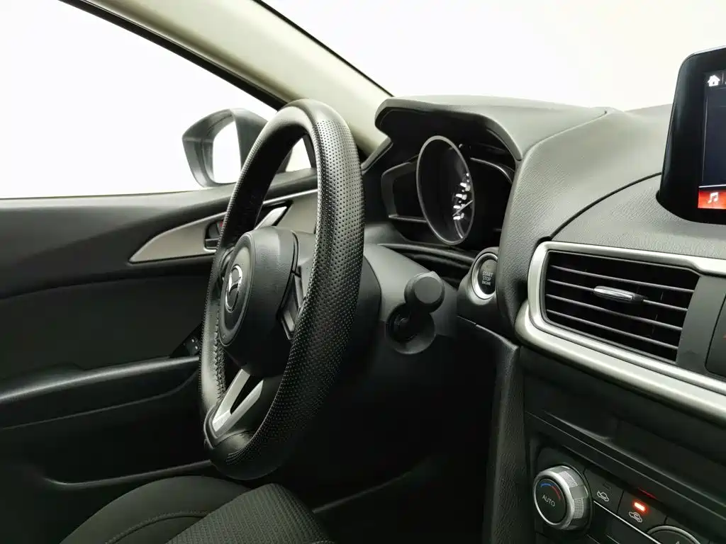 Mazda 3 Axela 2017 — фото 22
