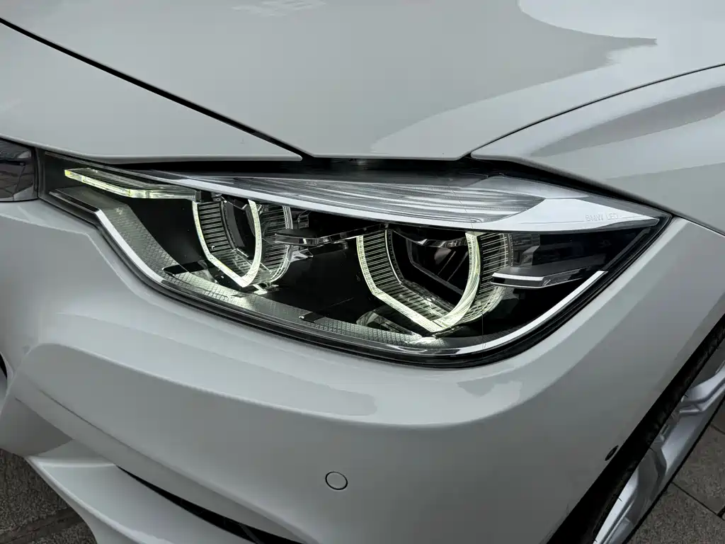 BMW 3 Series 2019 — фото 12