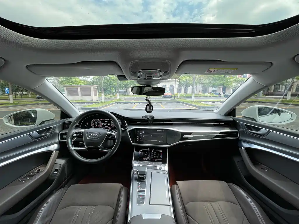 Audi A7L 2023 — фото 15