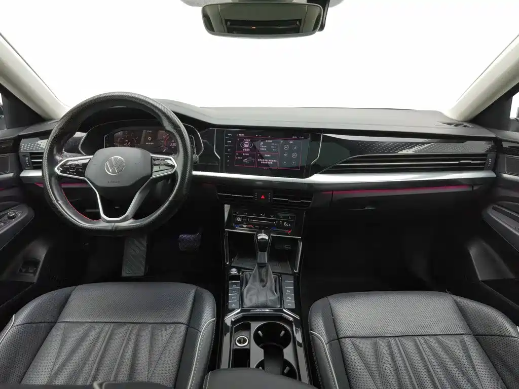 Volkswagen Passat Plug-In Hybrid 2023 — фото 5