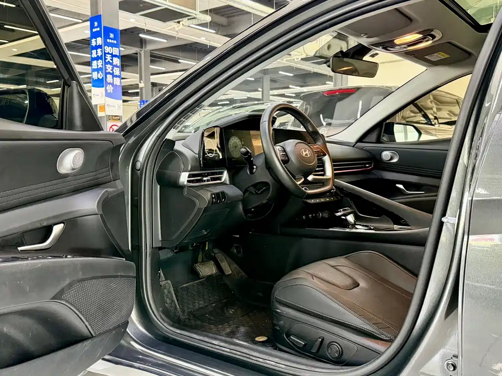 Hyundai Elantra 2023