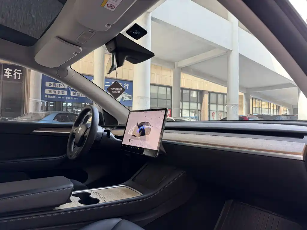 Tesla Model Y 2022 — фото 15