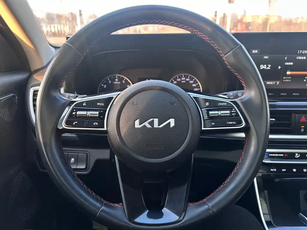 Kia KX3 2022 — фото 12