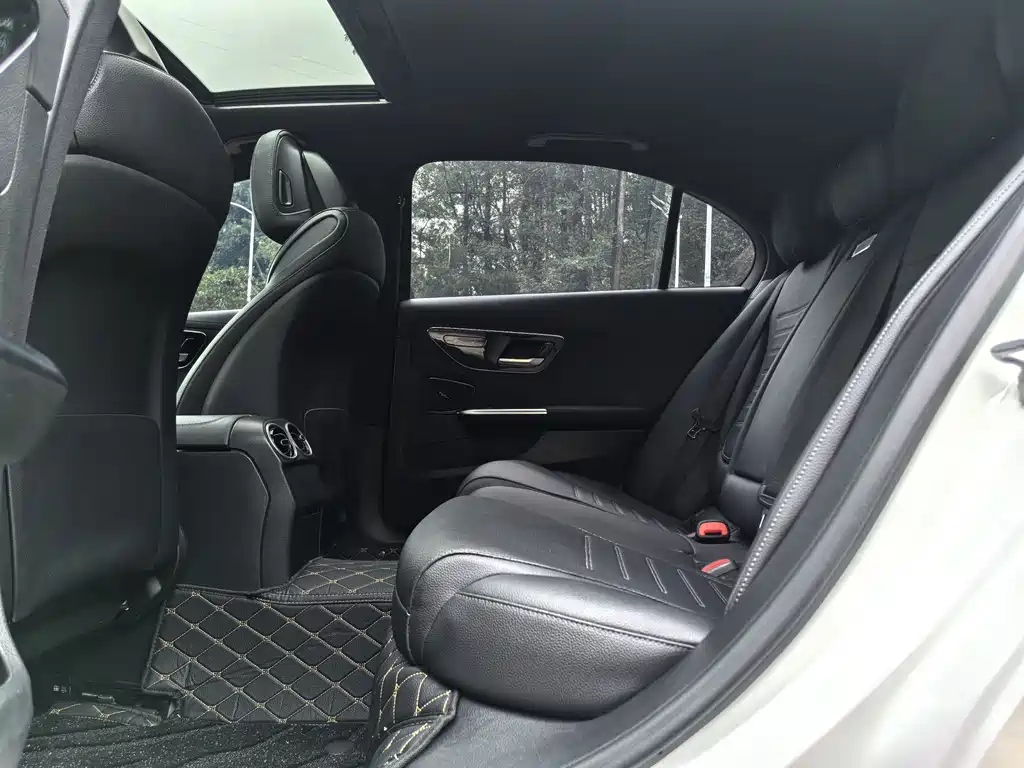 Mercedes-Benz C-Class 2022 — фото 10