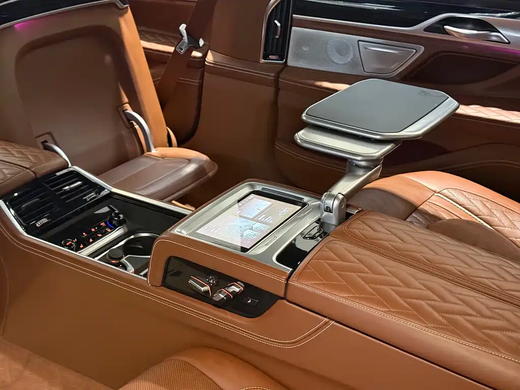 BMW 7 Series 2020 — фото 10
