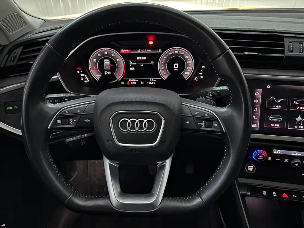Audi Q3 2022 — фото 13