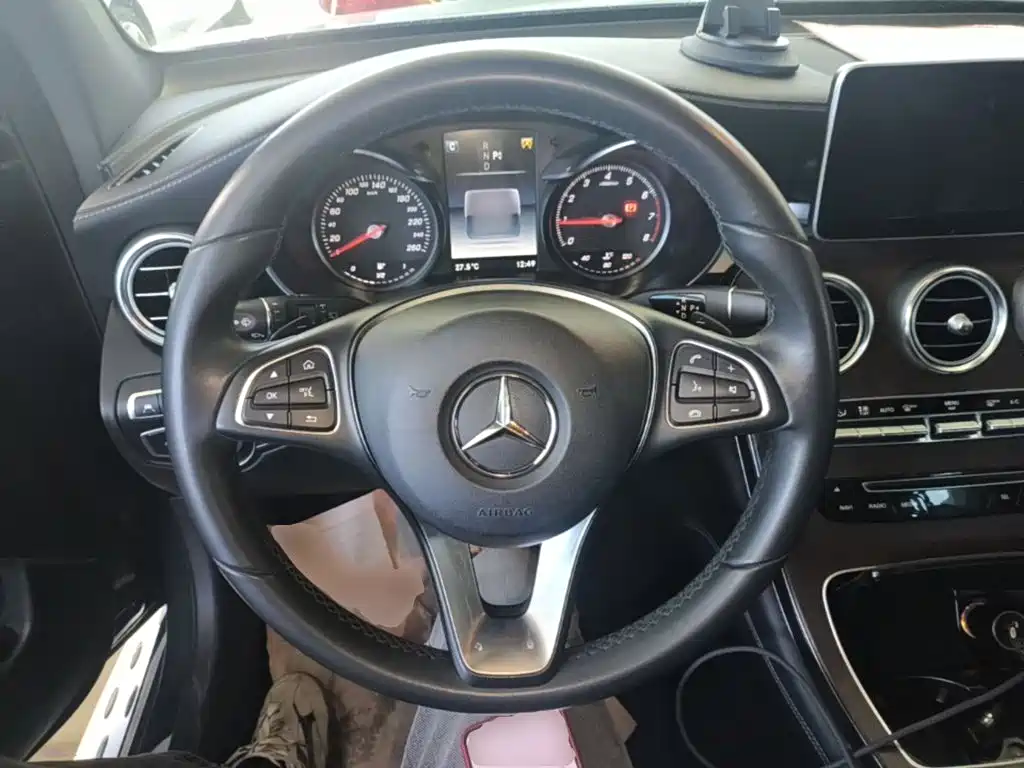 Mercedes-Benz GLC 2017 — фото 11