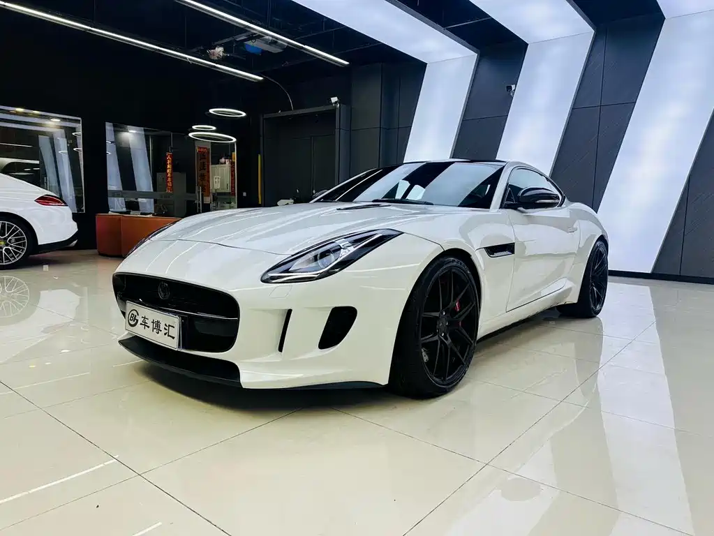 Jaguar F-TYPE 2017 — фото 1