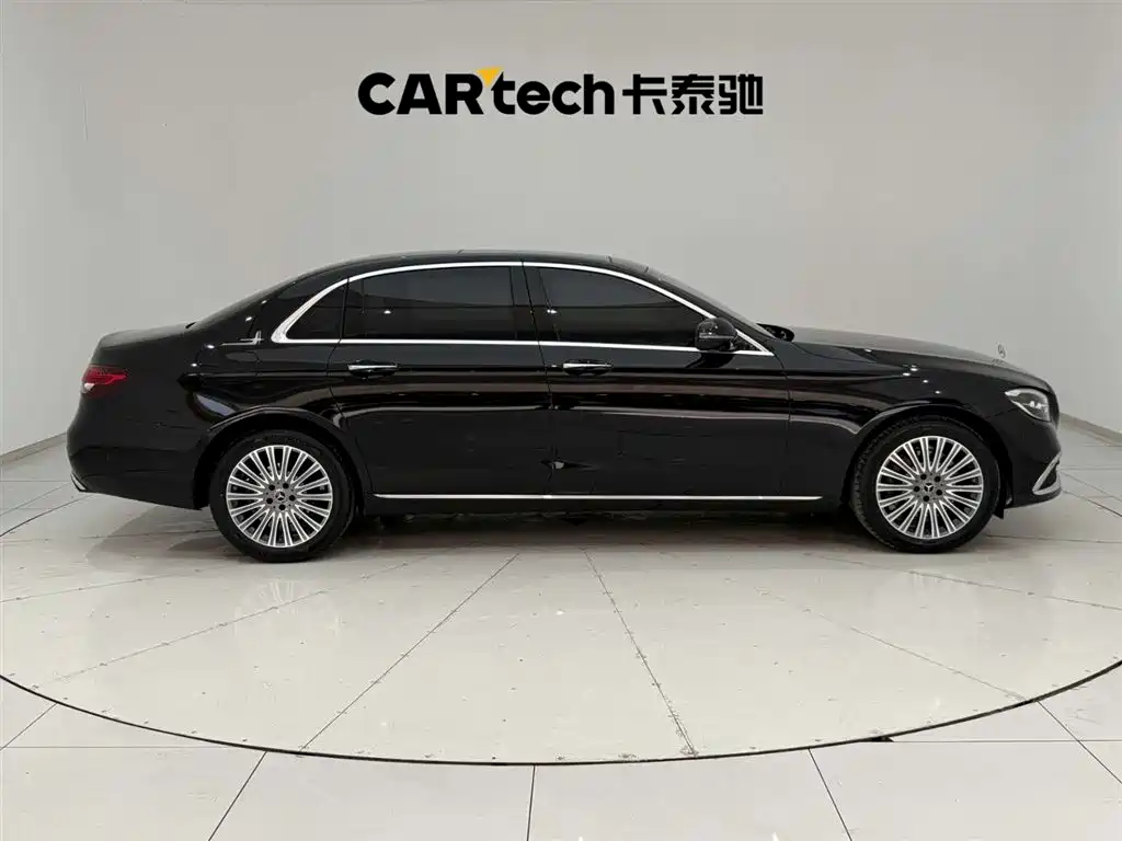 Mercedes-Benz E-Class 2023 — фото 12