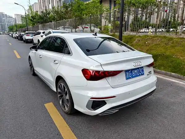 Audi A3 2023 — фото 8