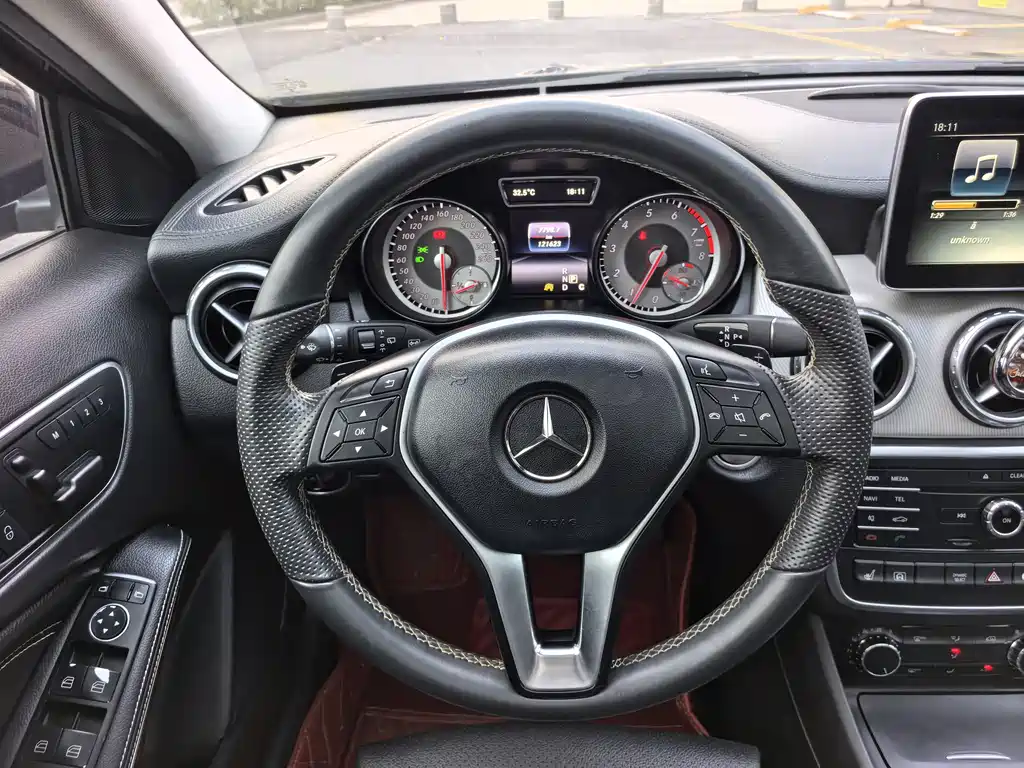 Mercedes-Benz GLA 2016 — фото 12