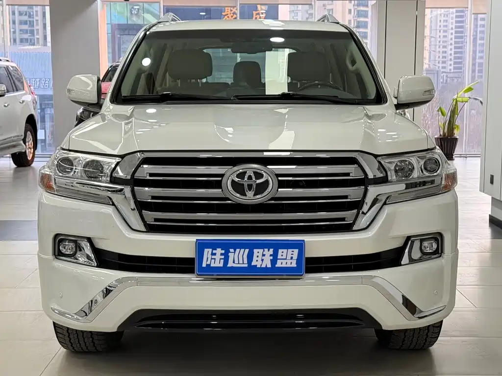 Toyota Land Cruiser 2018 — фото 3