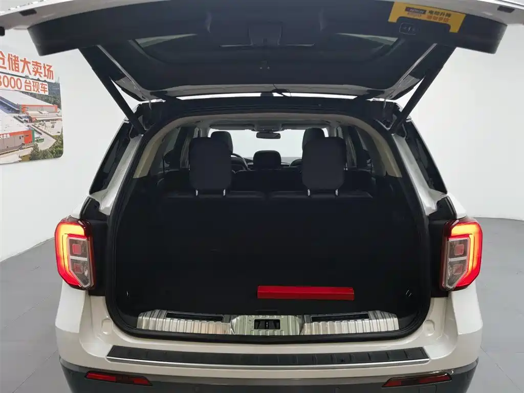 Ford Explorer 2021 — фото 16