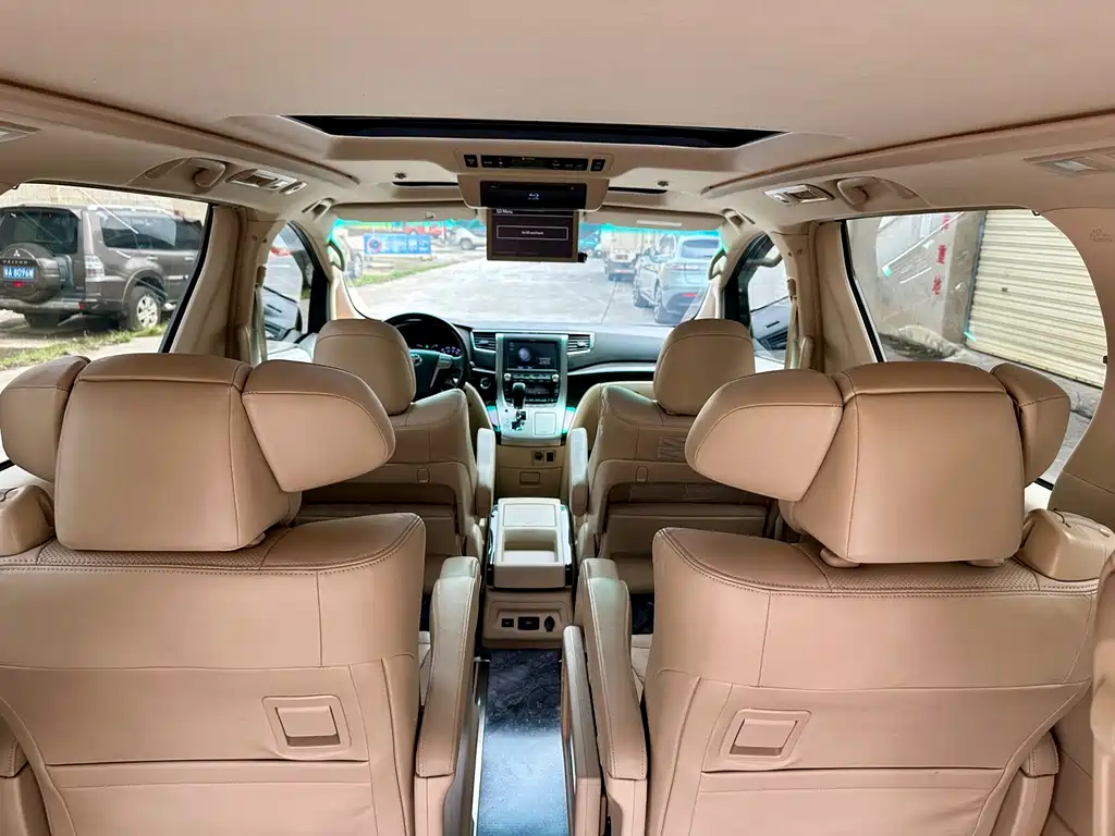 Toyota Alphard 2014 — фото 18