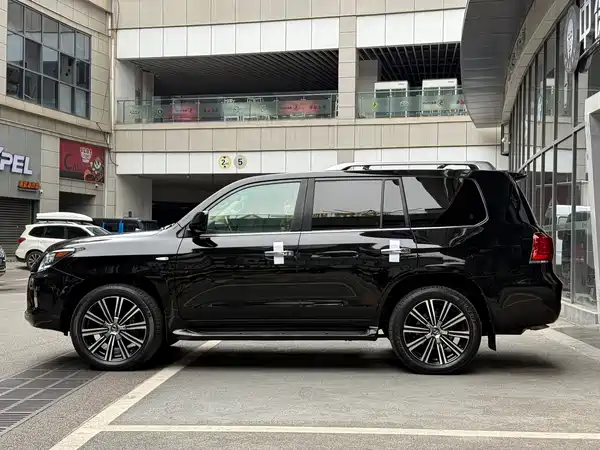 Lexus LX 2009