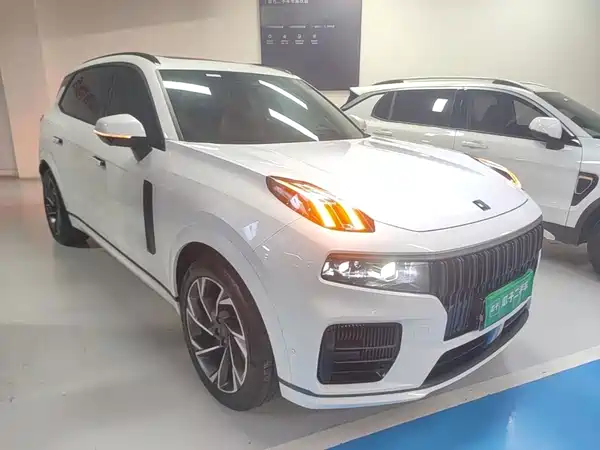 Lynk & Co 09 EM-P 2022
