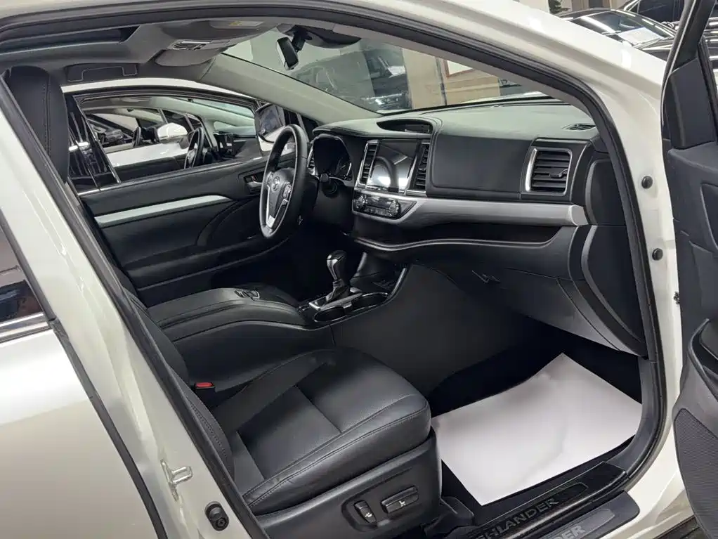 Toyota Highlander 2019 — фото 15