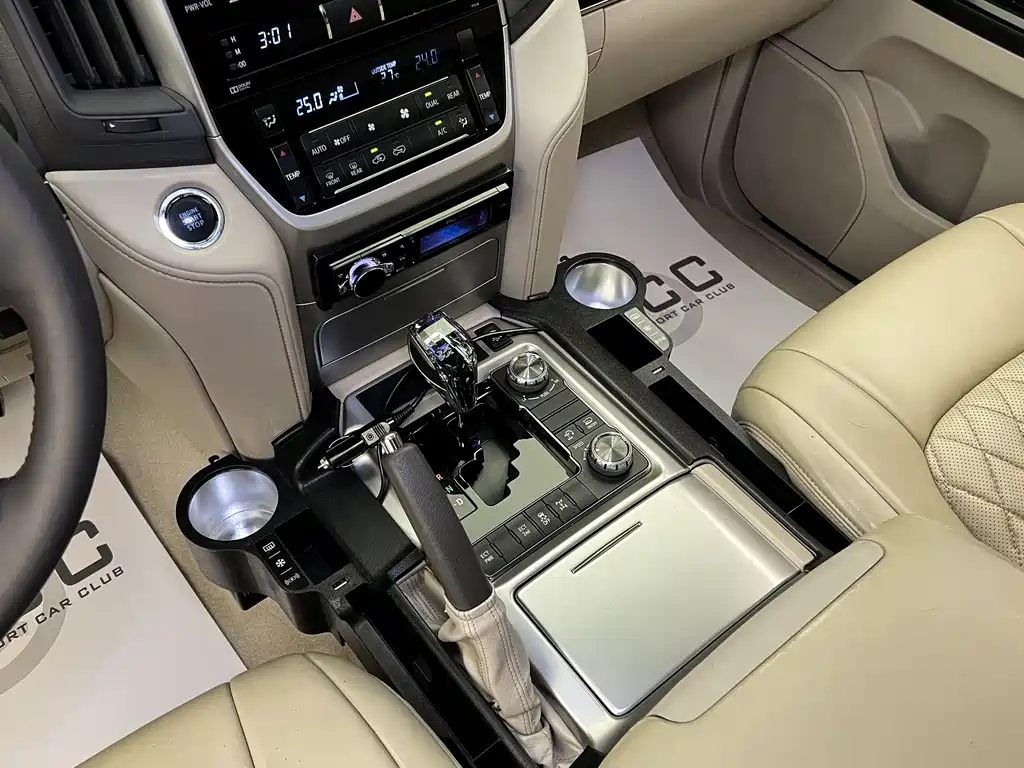 Toyota Land Cruiser 2019 — фото 19