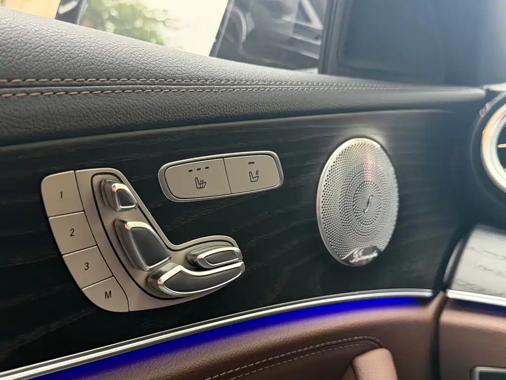 Mercedes-Benz E-Class 2020 — фото 21