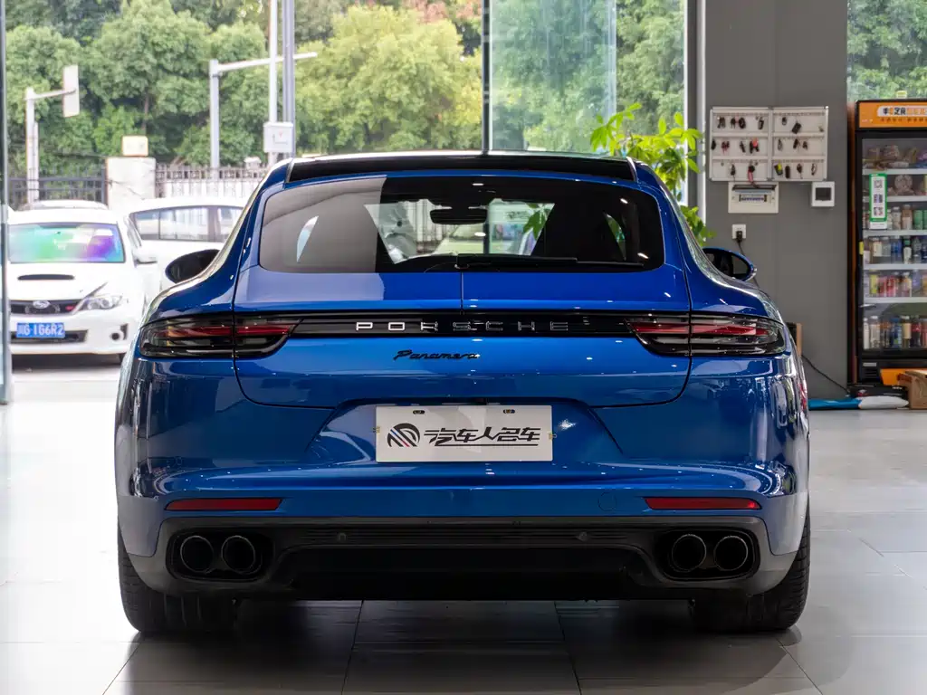 Porsche Panamera 2017 — фото 20