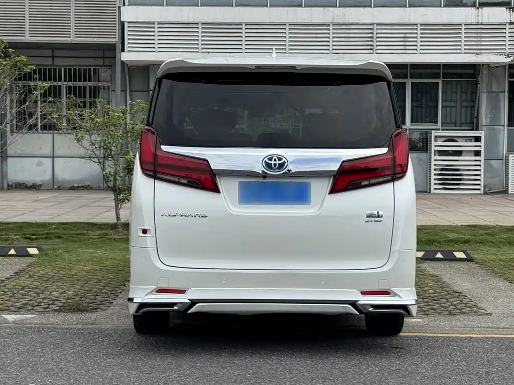 Toyota Alphard 2020 — фото 19