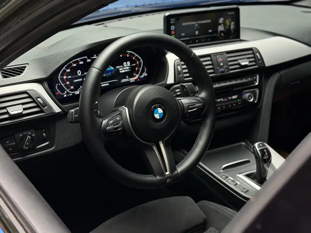 BMW 3 Series 2017 — фото 15