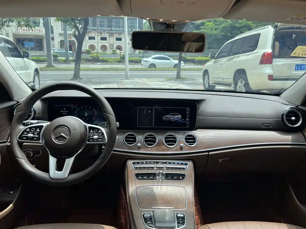 Mercedes-Benz E-Class 2021 — фото 12