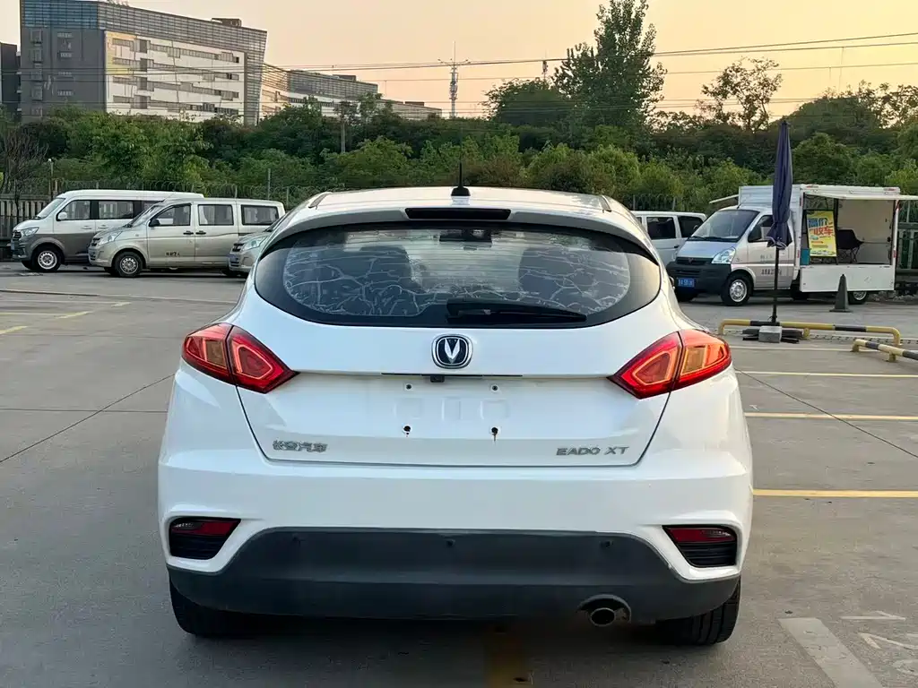 Changan Eado XT 2016 — фото 11