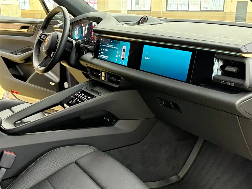 Porsche Macan EV 2025 — фото 13
