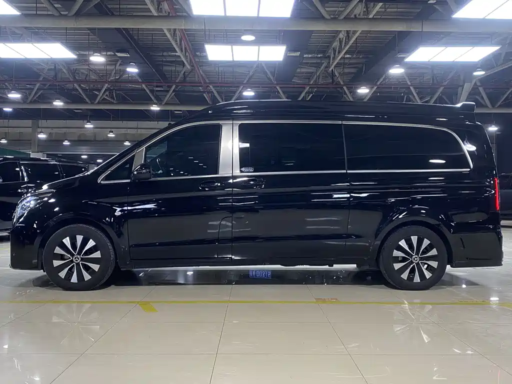 Mercedes-Benz Vito 2024 — фото 18