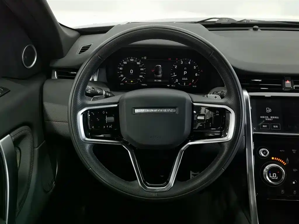 Land Rover Discovery Sport 2023 — фото 11
