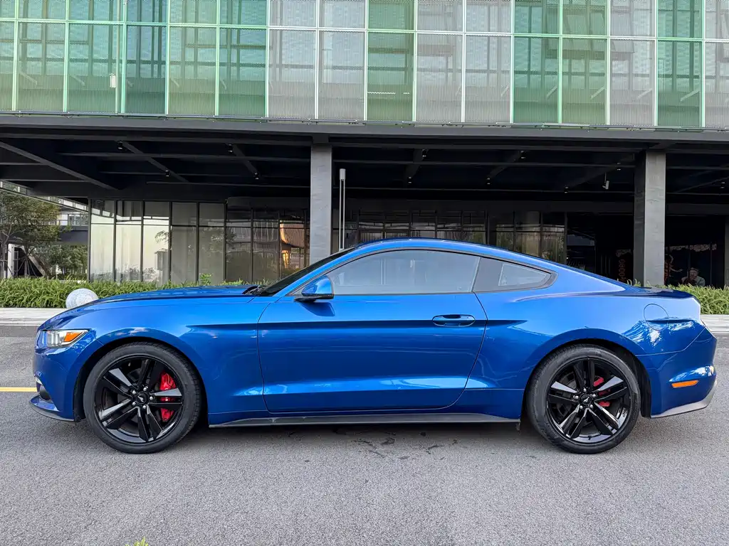 Ford Mustang 2019 — фото 9