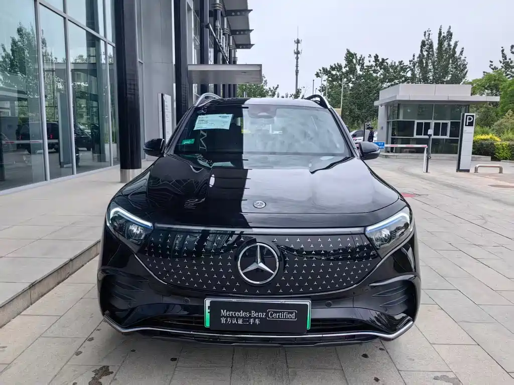 Mercedes-Benz EQB 2025