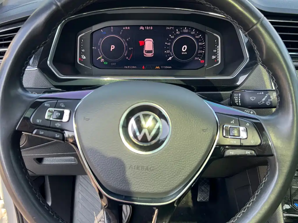 Volkswagen Tiguan L PHEV 2021 — фото 10