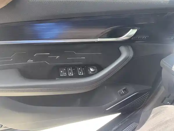 Geely Xingyue L 2022