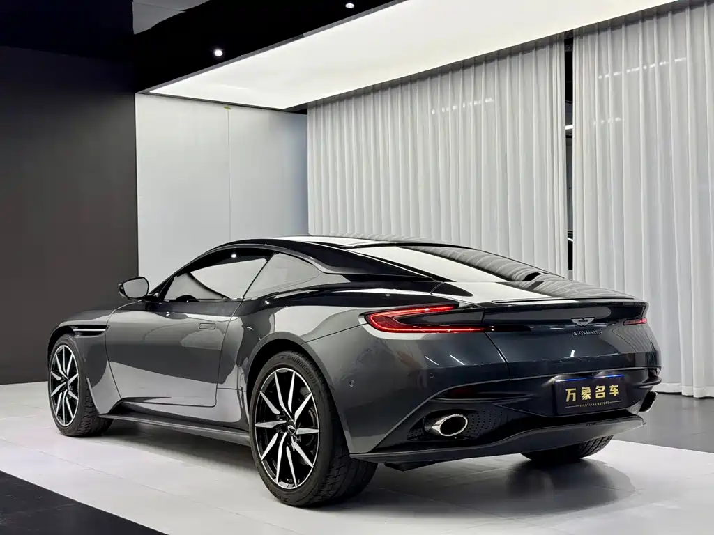 Aston Martin DB11 2020 — фото 4