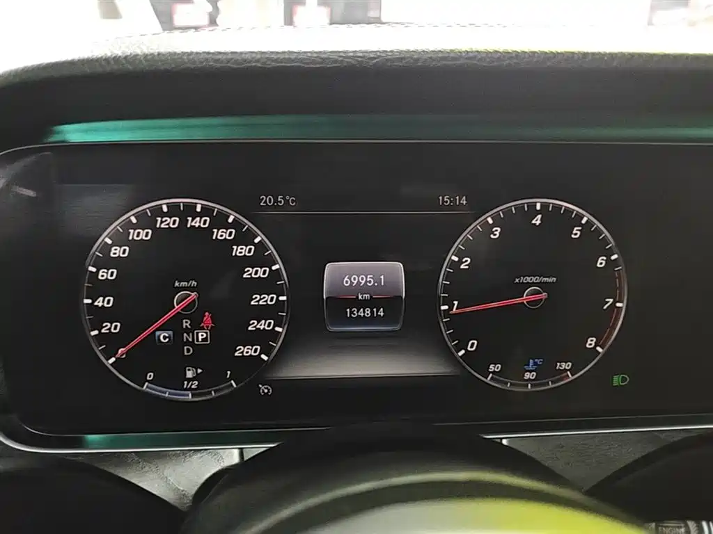 Mercedes-Benz E-Class 2019 — фото 12