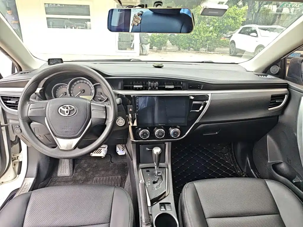 Toyota Corolla 2016 — фото 10