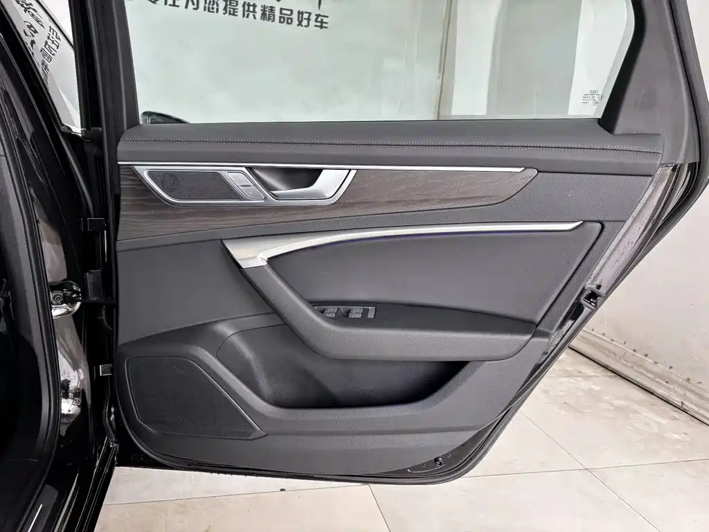 Audi A6L 2025 — фото 24