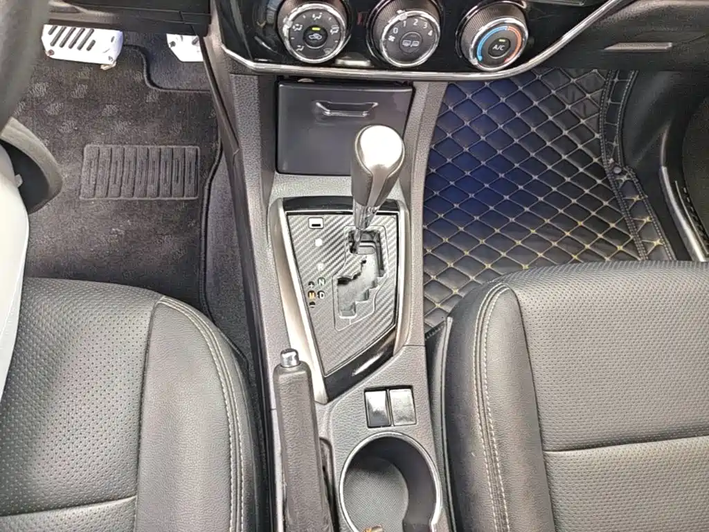Toyota Corolla 2016 — фото 14