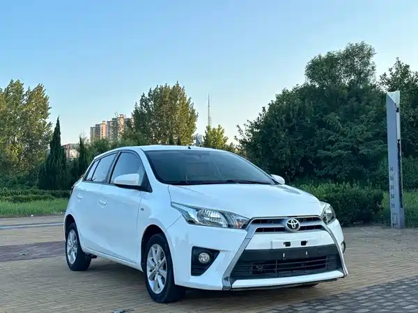 Toyota Yaris L 2014