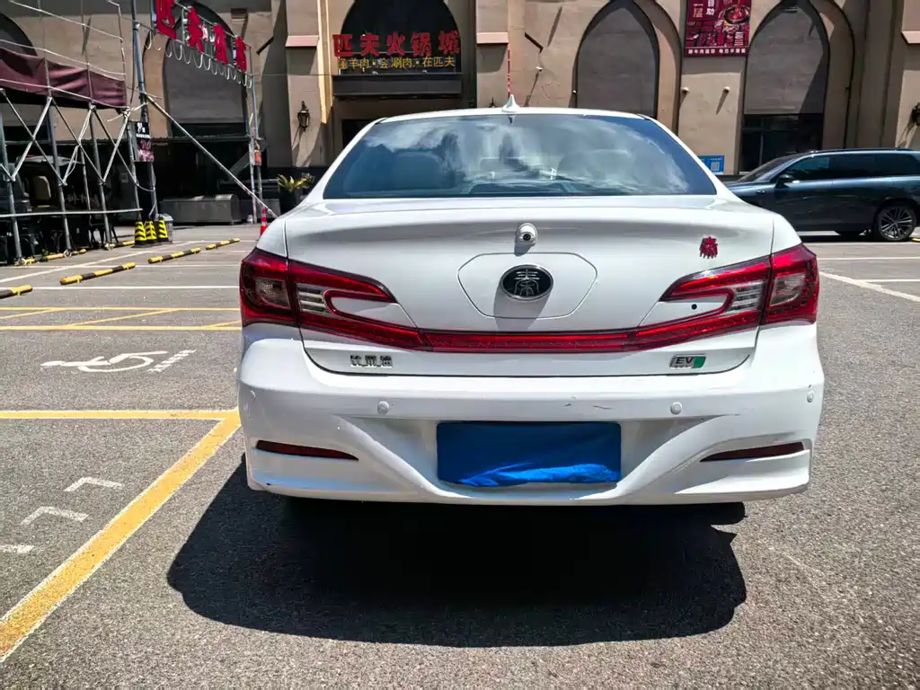 BYD Qin NEV 2016 — фото 7