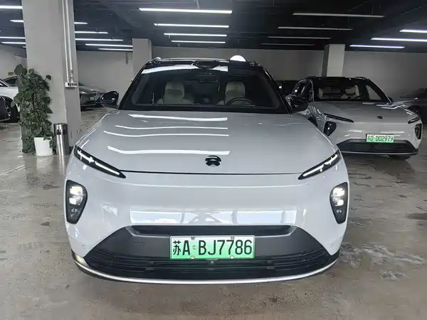 NIO ES8 2023